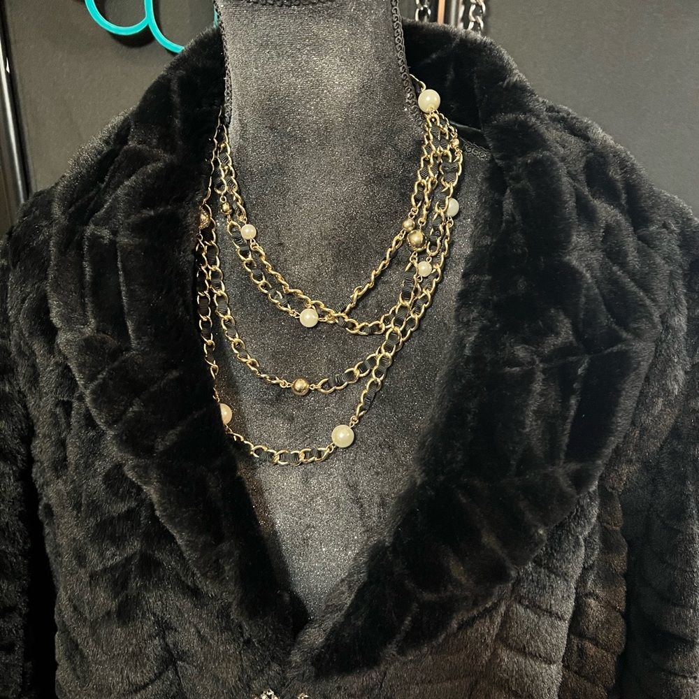 Faux fur - Picture 3 of 5